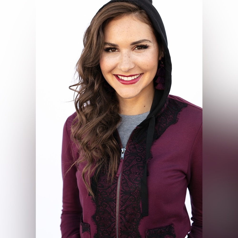SALE Evy’s Tree Jacqueline Hoodie in Port, Size S 💕